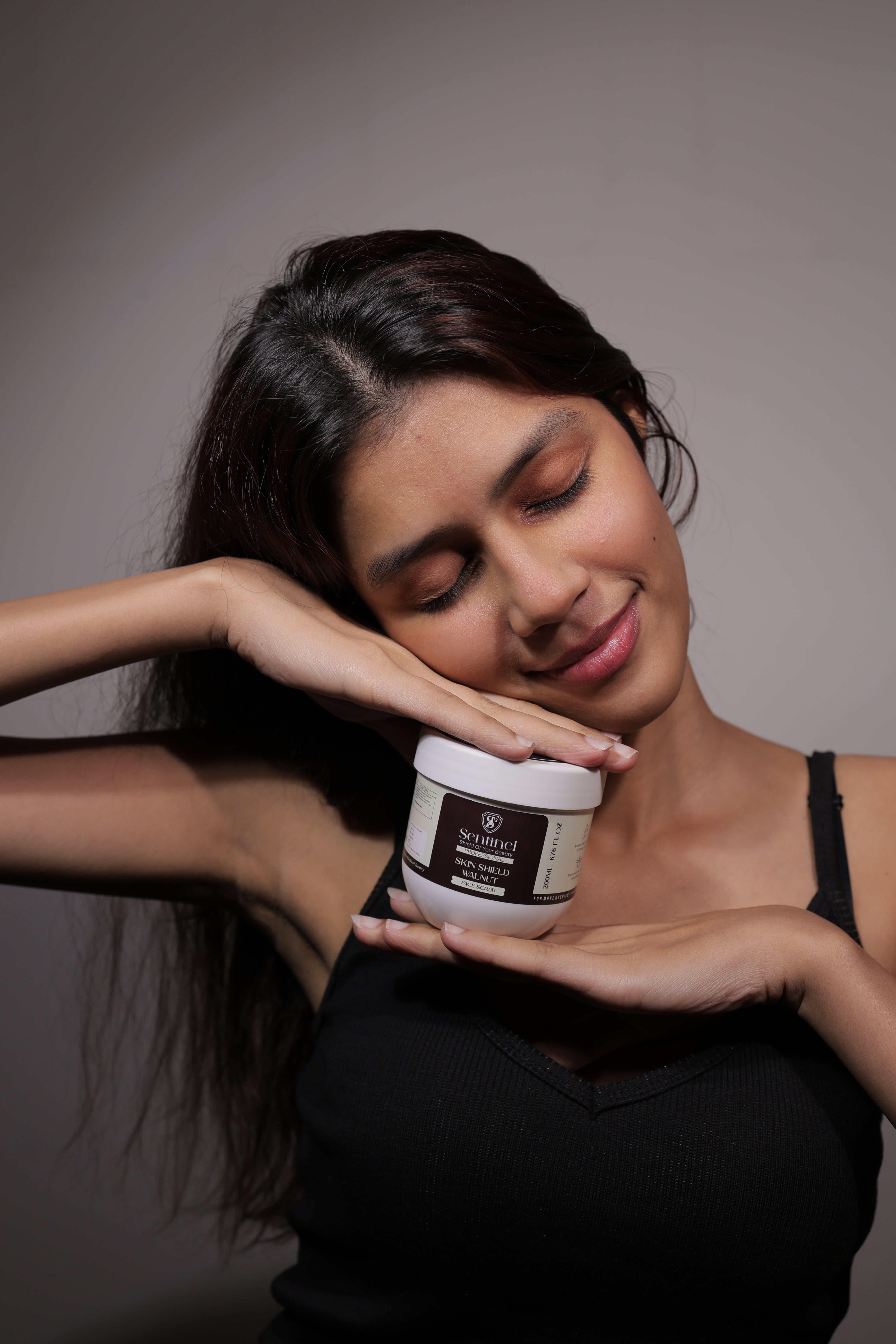 SKIN SHIELD WALNUT FACE SCRUB